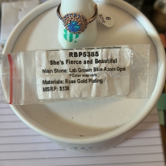 Ring - Picture 4 of 4